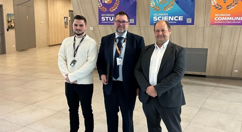 Több mint egymilliárd forint ösztöndíj jár a kecskeméti egyetemistáknak – fotók