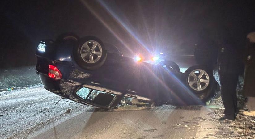 Hárman is meghaltak autóbalesetben a vármegye útjain 2025 első negyedévében