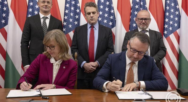 Hosszú távú cseppfolyósított földgázszállítási megállapodást írt alá a magyar MVM az amerikai Chevronnal