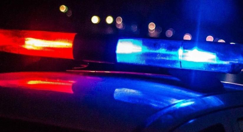 Árokban kötött ki egy autó a 3-as főúton