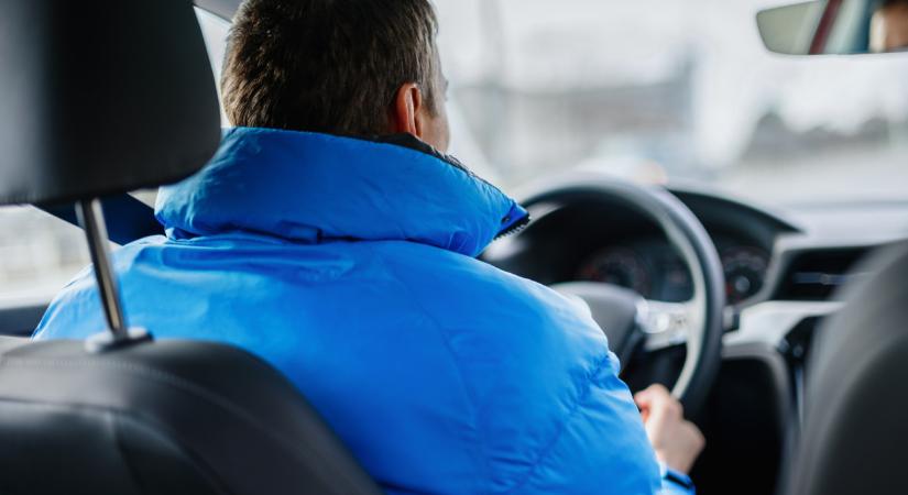 Meghátráltak Brüsszelben: százezernyi magyar autós lélegezhet fel, enyhül a tilalom