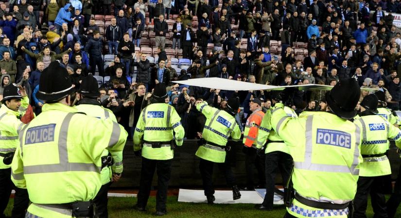 Több mint száz brit főrend és képviselő vizsgálatot követel a Maccabi-szurkolók kitiltása ügyében
