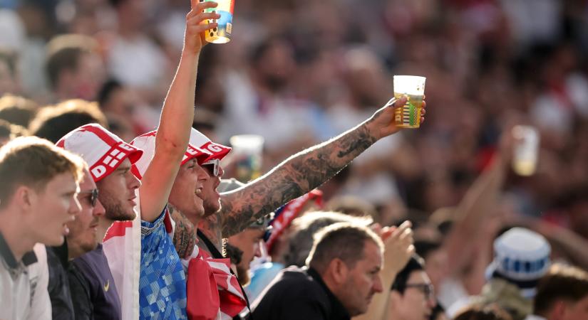 Megfizethetőbbé tehetik a vb-t: külön sávot kapnak a kijutott válogatottak szurkolói