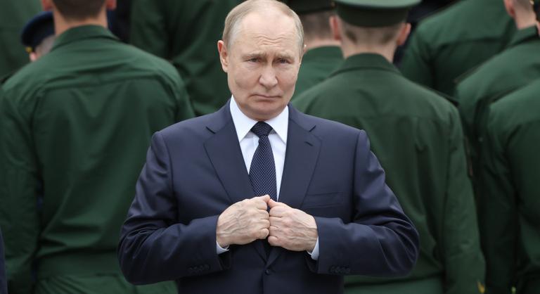 Háborús riadót fújtak Európában, Oroszország több százezer katonát vezényel a NATO határához