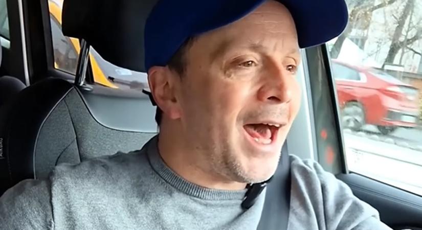 “Persze, még nagyobb fenyőfát rakj a tetőre, sőt díszítsd is fel az út közepén”