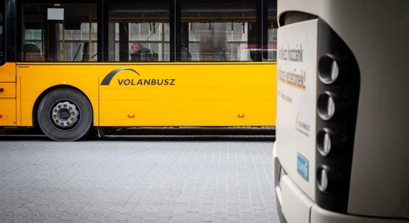 Döbbenetes videófelvétel került nyilvánosságra egy Volánbusszal szembeni manőverről
