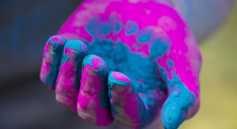 Figyelem! Kék por kerül egyes élelmiszereinkbe! Ezt kell tudni róla