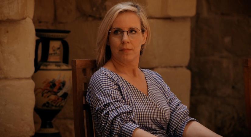 Pataki Zita hazavitte a balatonfűzfői idősek otthonából az édesanyját