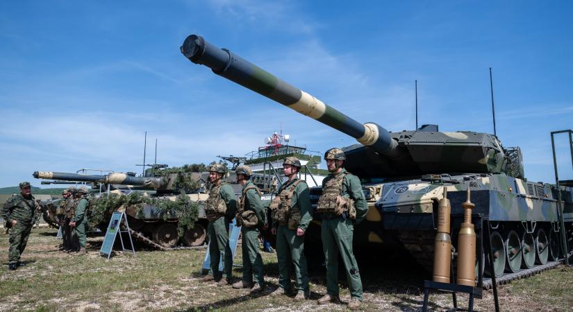 Megérkezett az utolsó Leopard, de mire elég 44 magyar harckocsi?