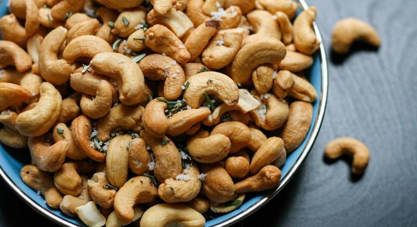 Hiába mérgező ez a növény, mégis előszeretettel fogyasztjuk