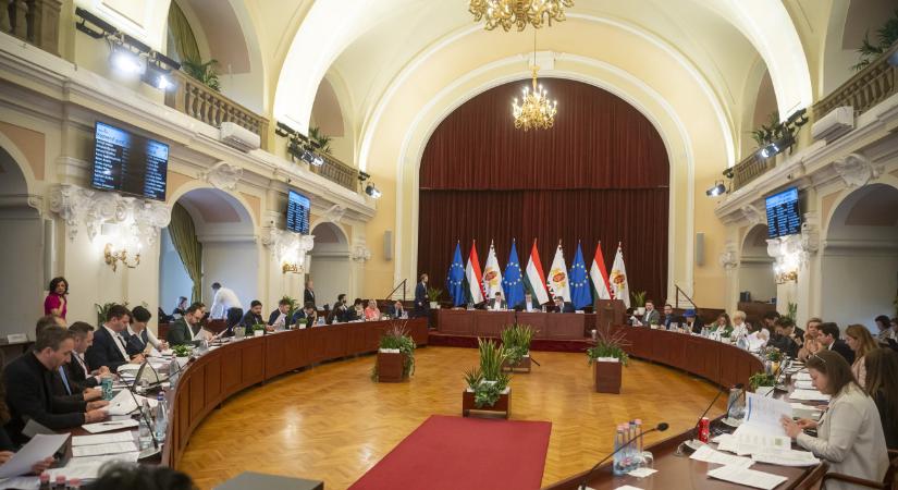 Csődbe megy-e Budapest? Kiélezett lesz szerdán a Fővárosi Közgyűlés ülése