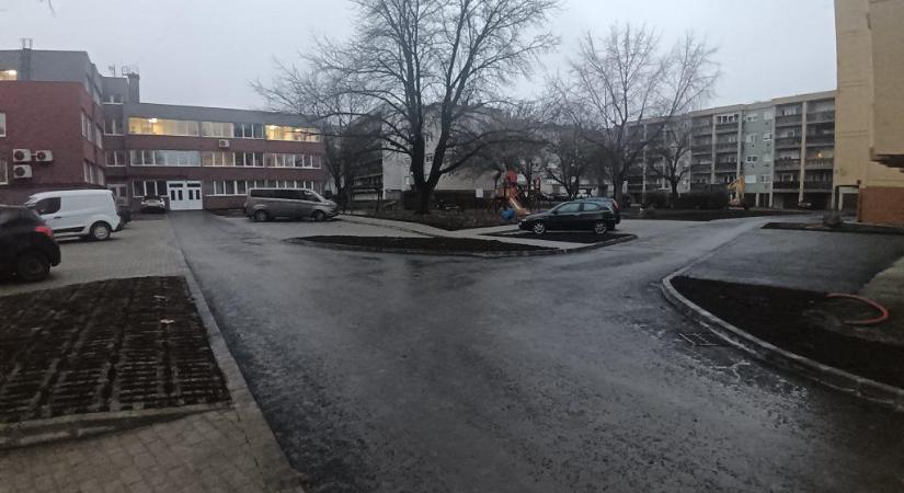 A Bethlen Gábor utcai parkolók kialakításának első üteme lezárult