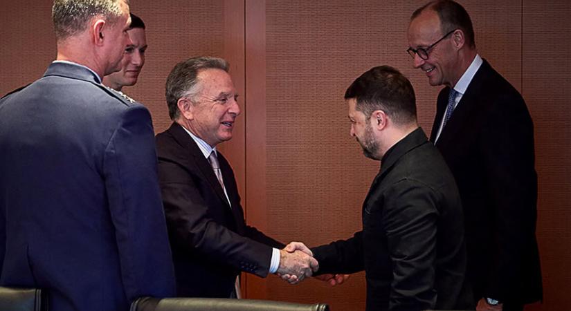 Trump optimista, a Kreml kivár