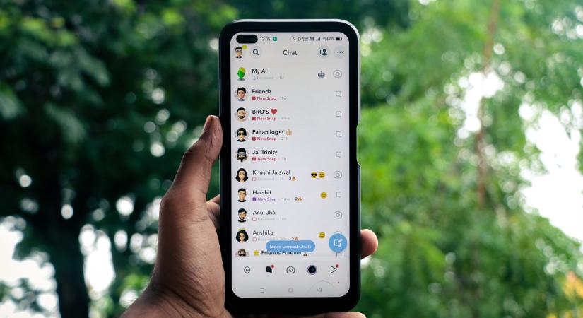 A brit kormány meztelenség-szűrő elkészítésére kényszerítheti az Apple-t és a Google-t