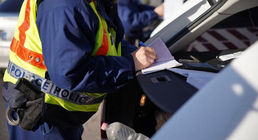 Községnyi sofőr várhatja a postást, kőkemény bírságot kapnak most ezek az autósok
