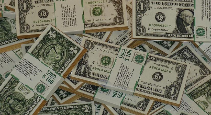 Trump 10 milliárd dollárt követel a BBC-től