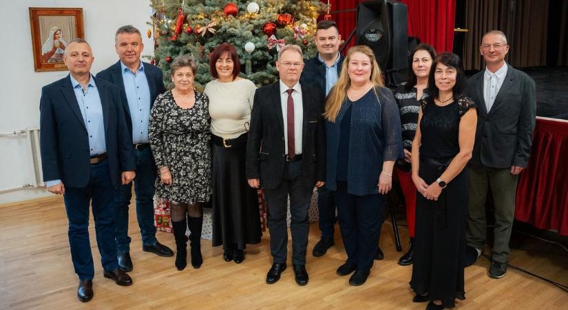 Meghitt karácsonyi ünnepségről posztolt a képviselő