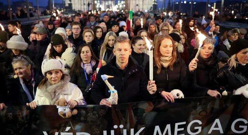 21 Kutatóközpont: Megtorpant a Fidesz lendülete decemberben, növelte előnyét a Tisza