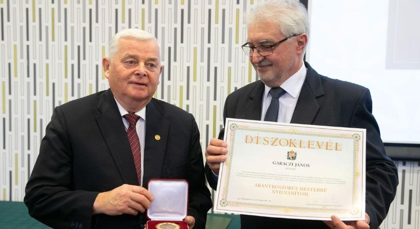 Aranykoszorús mesterdíjas lett a vármegye legismertebb mesterszakácsa – fotók