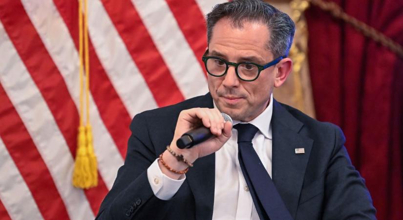 Virágoznak a magyar–amerikai kapcsolatok: magas rangú kitüntetést kapott a leköszönő amerikai ügyvivő