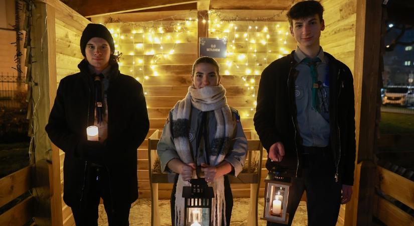 Megérkezett Debrecenbe a betlehemi láng