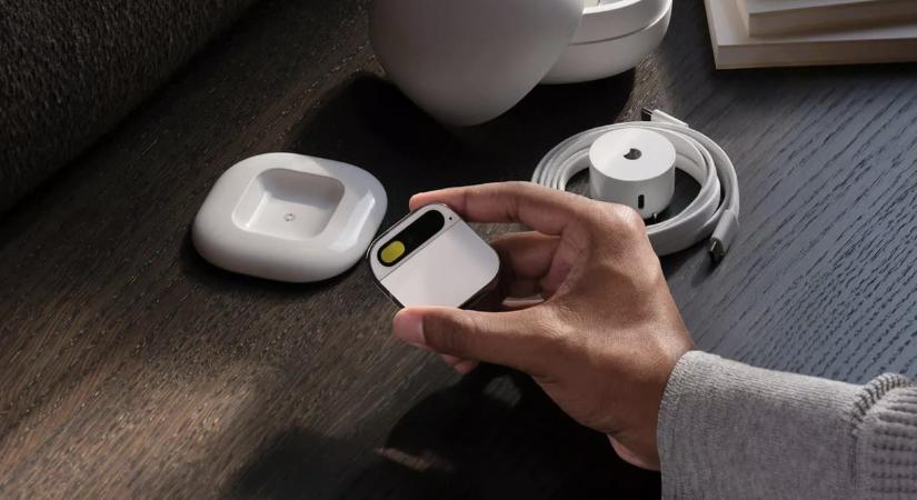 „Olyan problémára keresnek megoldást, amelyek nem léteznek” – elég kemény szavakkal bírálta a Logitech-vezér az AI-os kütyüket