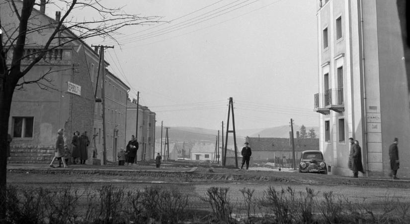 Retró fotón az ikonikus zirci utcasarok, így lett népboltból társasház