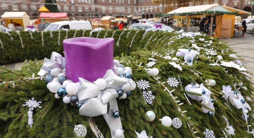 Különleges ünnepi segítség jön a nyugdíjasoknak és a rászorulóknak