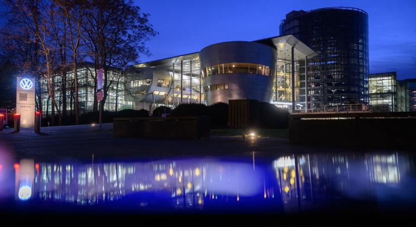 Idáig jutott a Volkswagen: bezárta az első gyárát Németországban, legördült az utolsó autó – Kína győzött