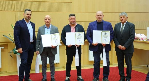 DSTV: köszönet a kiválóságoknak