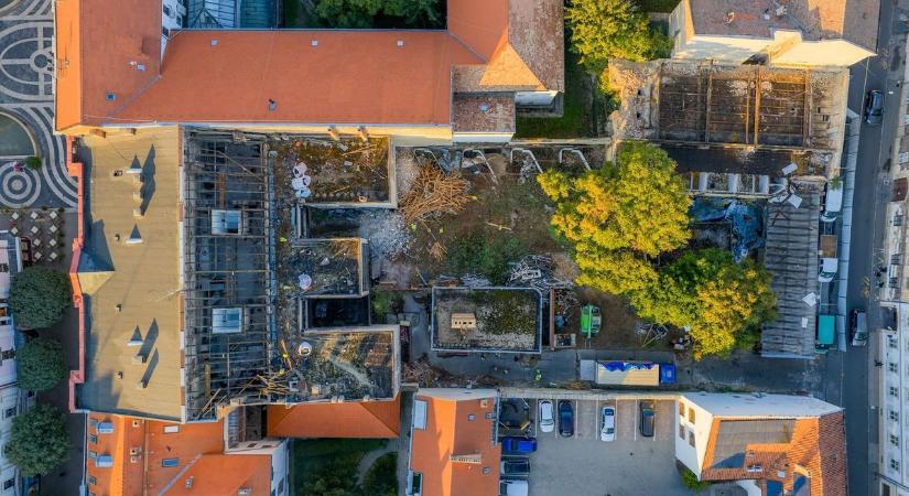 Újjászületik a pécsi Nemzeti Casino: oktatási és kulturális központ lesz a patinás épületből