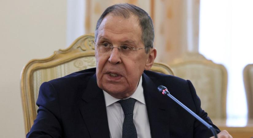 Lavrov bejelentette a nagy győzelmüket: Amerika beadta a derekát, Ukrajnának le kell mondania a területeiről