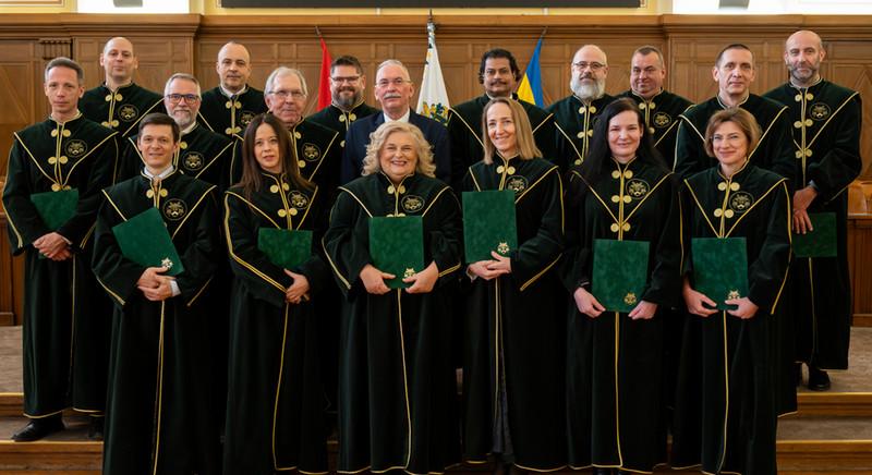 Új professzorokat neveztek ki a Debreceni Egyetemen