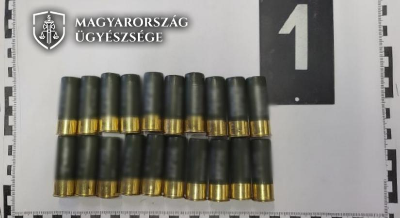 Lopott lőszereket rejtegettek otthonaikban a balmazújvárosi férfiak