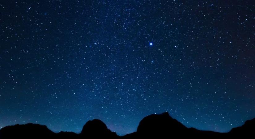 Kiss László horgosi származású csillagász Mihalik Enikőről nevezett el egy bolygót