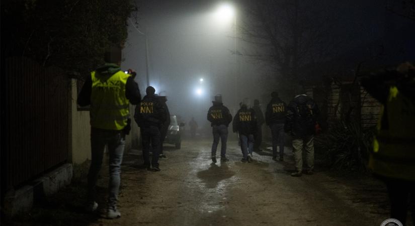 21 fős bűnszervezetre csaptak el, ügyvédek és hagyatéki ügyintézők csaltak ki örökös nélküli elhunytaktól több százmilliót