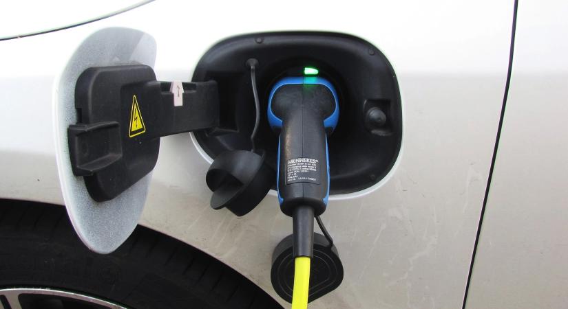 Eltűnt az árkülönbség az elektromos és hibrid autók között