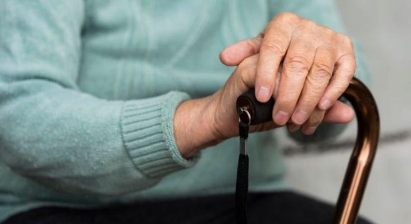 Tömeges megbetegedés egy hajdú-bihari idősotthonban