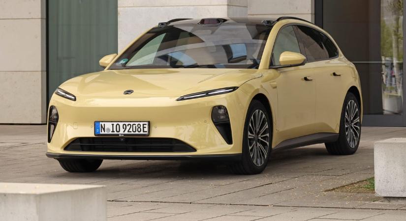 Akkumulátor nélkül sokkal olcsóbb: Magyarországon a cserélhető aksis Nio villanyautók