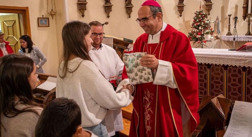 Meghitt hangulat a Magvető Tanoda karácsonyi ünnepségén