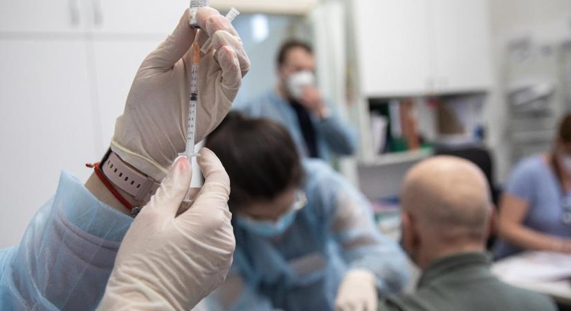 Kemenesi: A védőoltás a közösségről szól