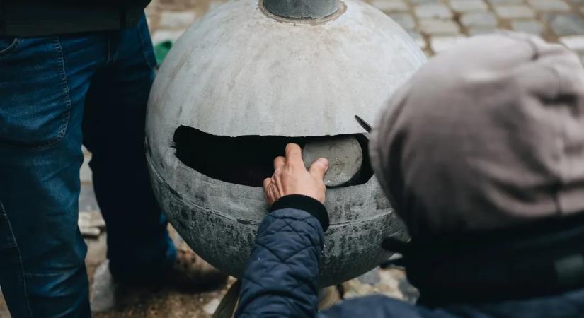 Time capsule from 1969 found in clock tower of Budapest City Hall