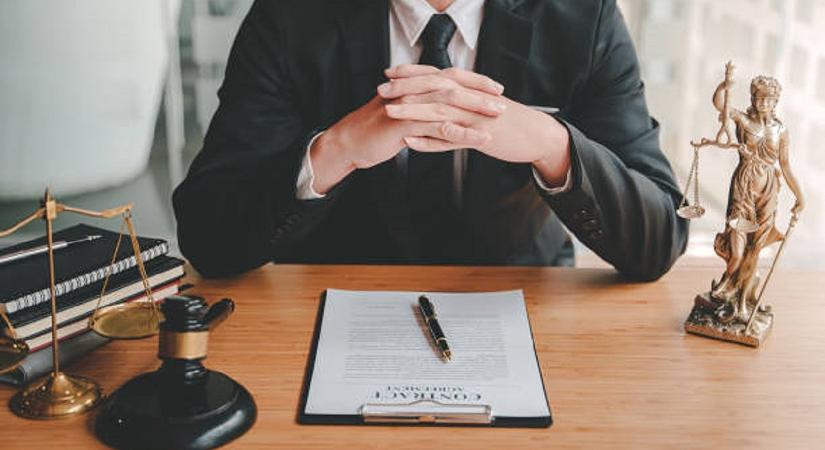 Hagyatékokra szakosodott a jogász-hivatalnok bűnbanda, több százmilliót nyúltak le az álörökösök