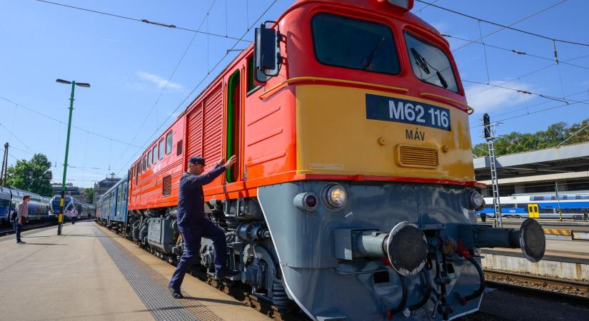A MÁV szerint javul a pontosság, közben milliárdokat vonnak el a vasúttól