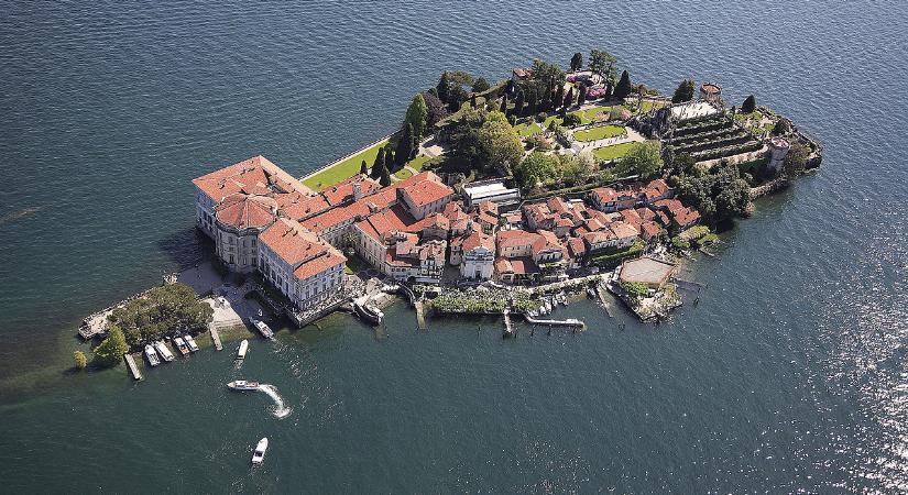 A világhírű grófi család tőzsdére vitte a kastélyait és a szigetét is