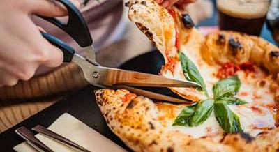 A téglalap alakútól a vadkovászosig – 7 új pizzázó az elmúlt időszakból