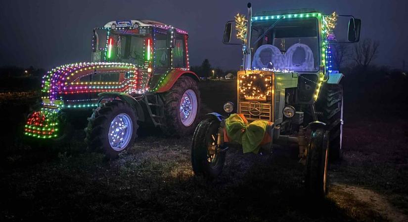 Fénybe borult Perkáta, ilyen volt az adventi traktoros felvonulás (videóval, galériával)
