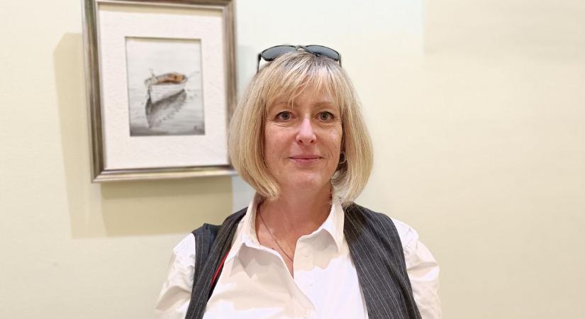 Visszatért Zalába: a színház, ahol most a tűzzománcai láthatók, nagymamája otthona volt egykor (galéria)