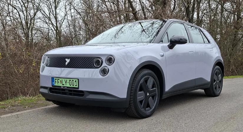 Európai fiatalokra vadászik ez a fura autó