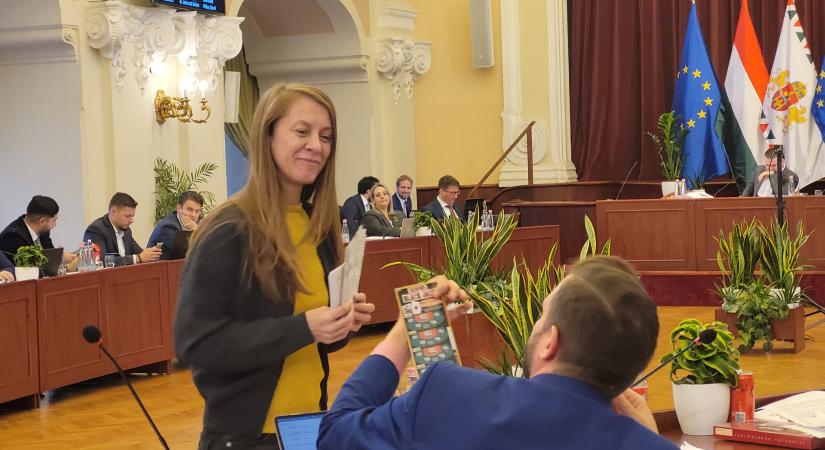 Így osztott lottószelvényeket a Kutya Párt, hogy visszanyerjék a képviselők Budapest pénzét